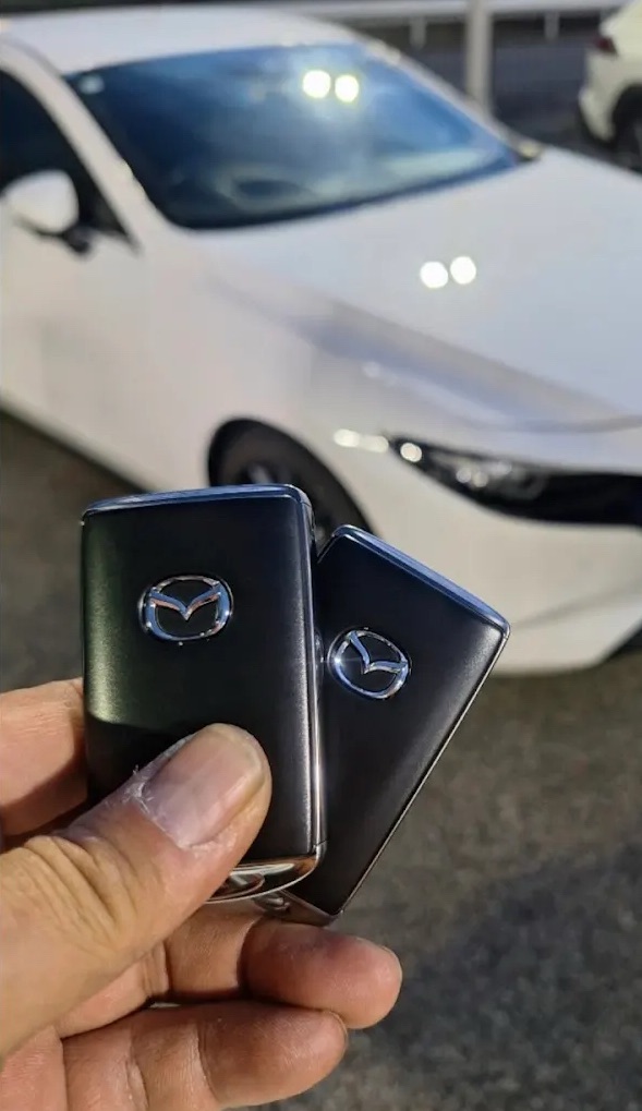 MAZDA3 スマートキー追加｜警告灯トラブルを解消して無事登録完了 – 金沢の出張鍵屋