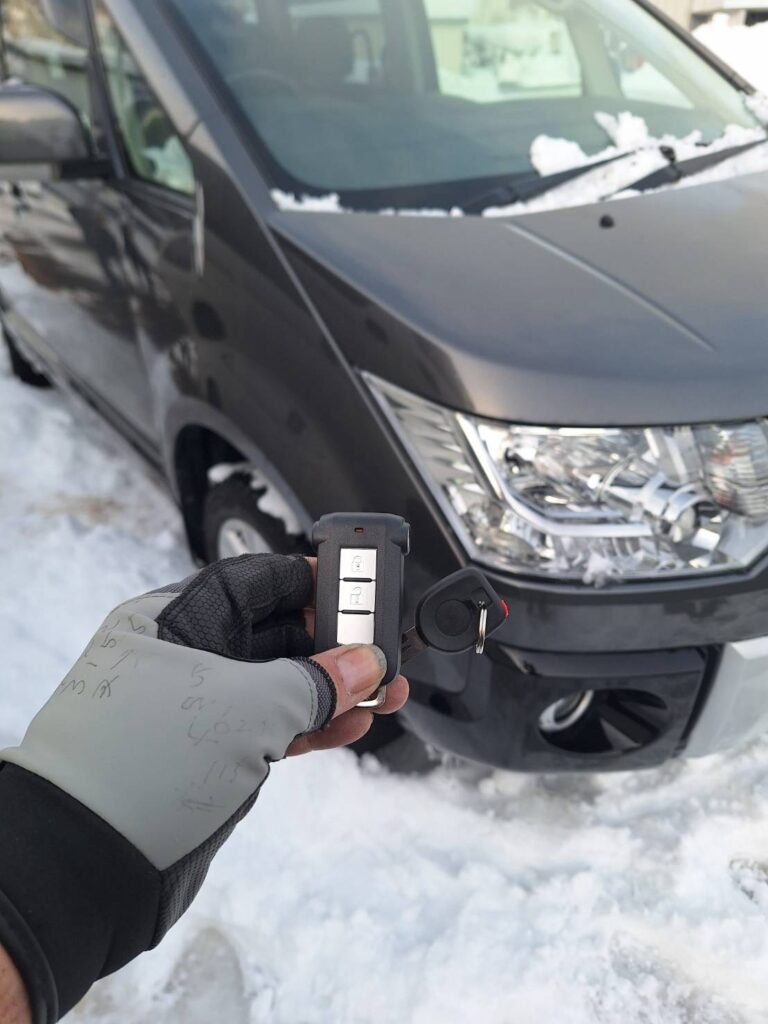 【スキー場で鍵紛失】MITSUBISHI デリカD:5（平成30年式）スマートキー紛失復旧＋イモビライザーキー追加｜寒冷地・山間部でも即日出張対応　鍵屋キートラスト