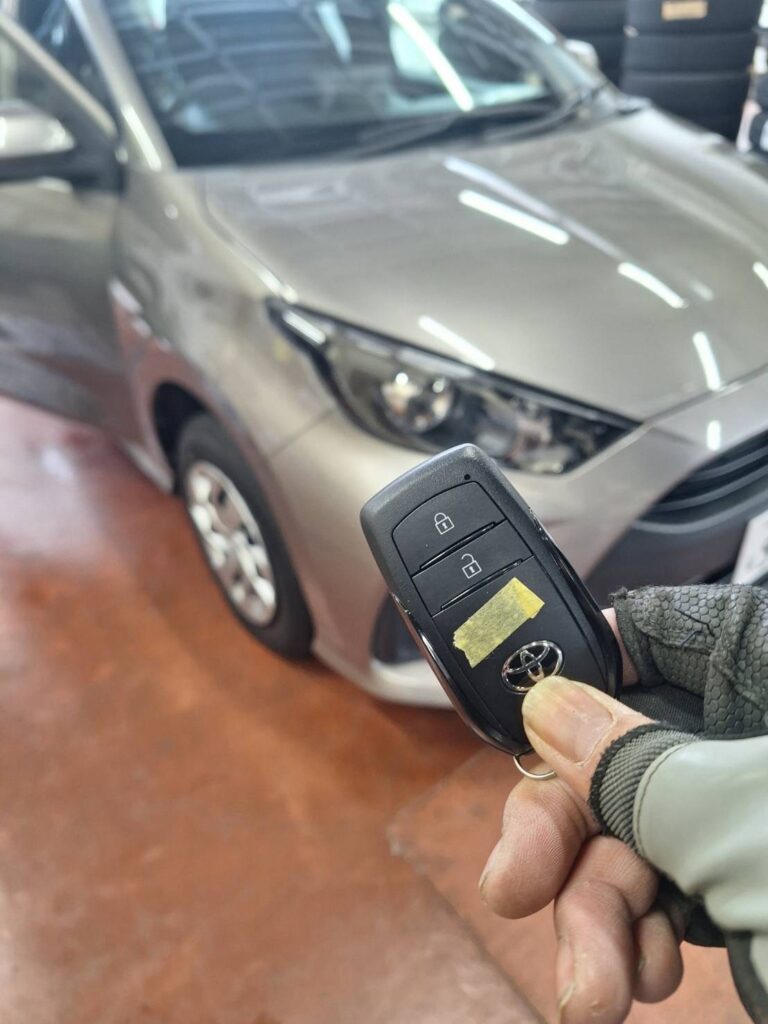 【TOYOTA ヤリス（令和4年式）】スマートキー追加登録｜スペアキー作成・即日対応可能【石川県金沢市】出張専用鍵屋キートラスト🔑