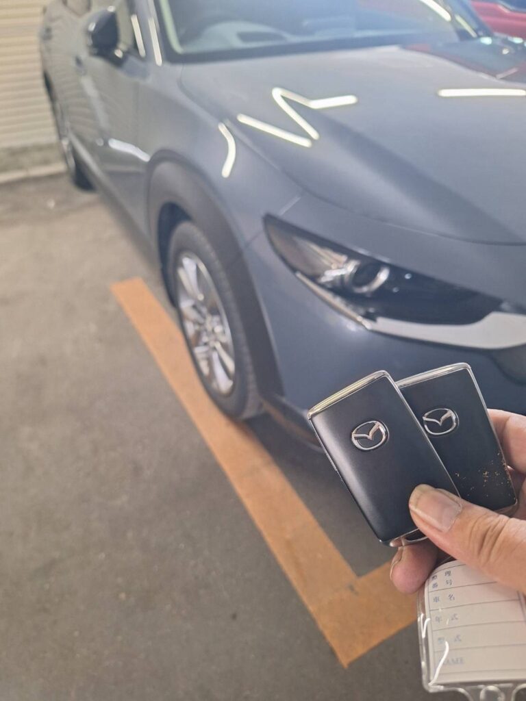 「マツダ CX-30のスペアキーを作りたいけれど、何社か問い合わせても『対応できない』と断られてしまった…」